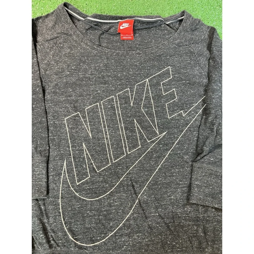 Nike Women's‎ Gray Cropped Athletic Gym Workout Sweatshirt Womens Size MD